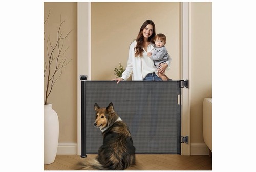 Retractable safety gate - retractable,
